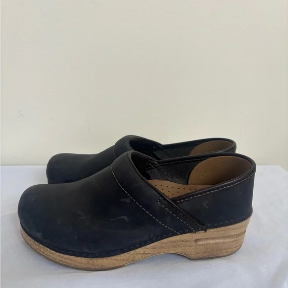 Dansko Clogs Polyurethane Outsole Black/ Natural Oil Size 37 Womens Shoes - Picture 7 of 7